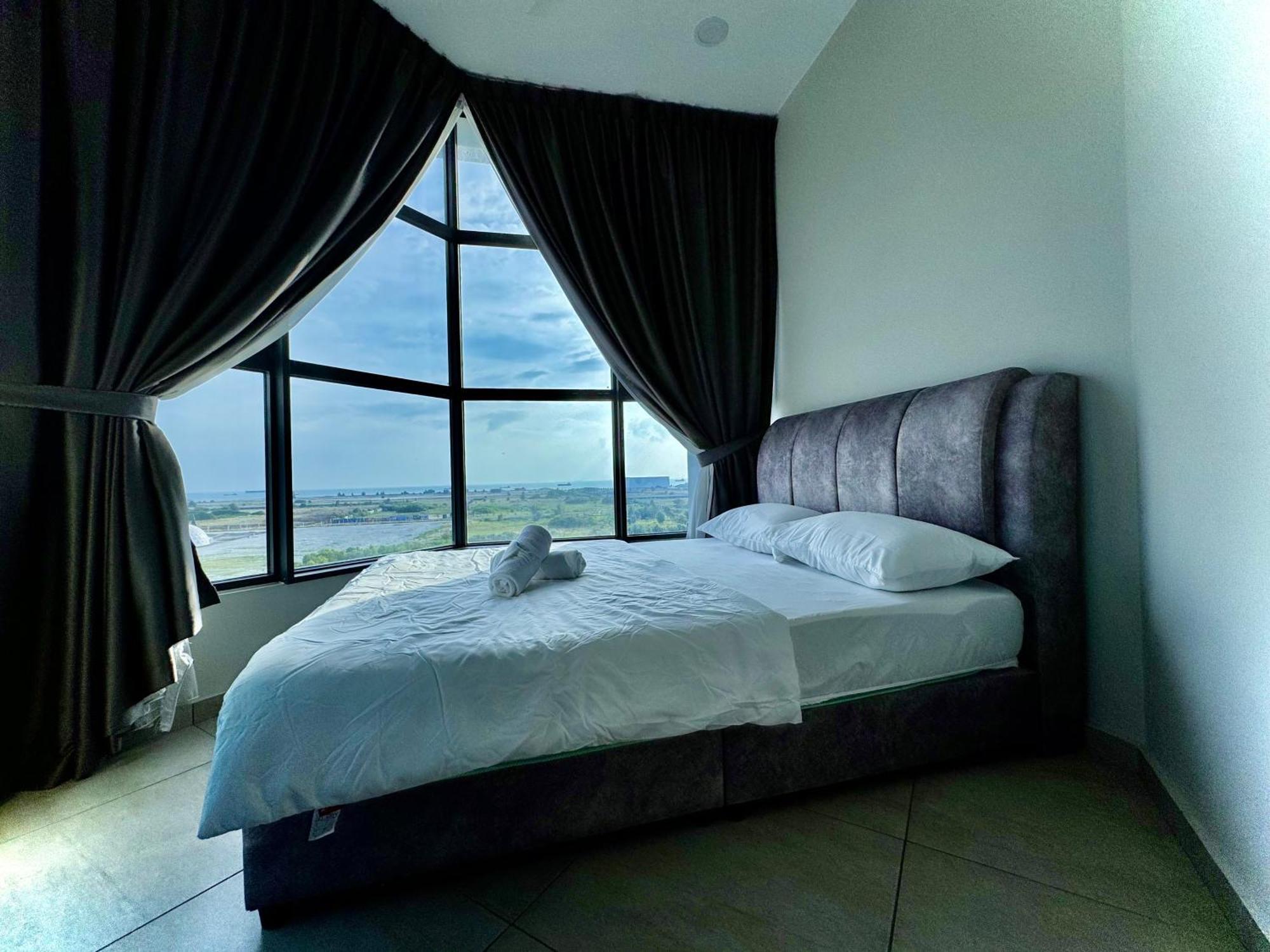 Pangsapuri Atlantis Residences Seaview I Poolview Free Wi-fi Parking *